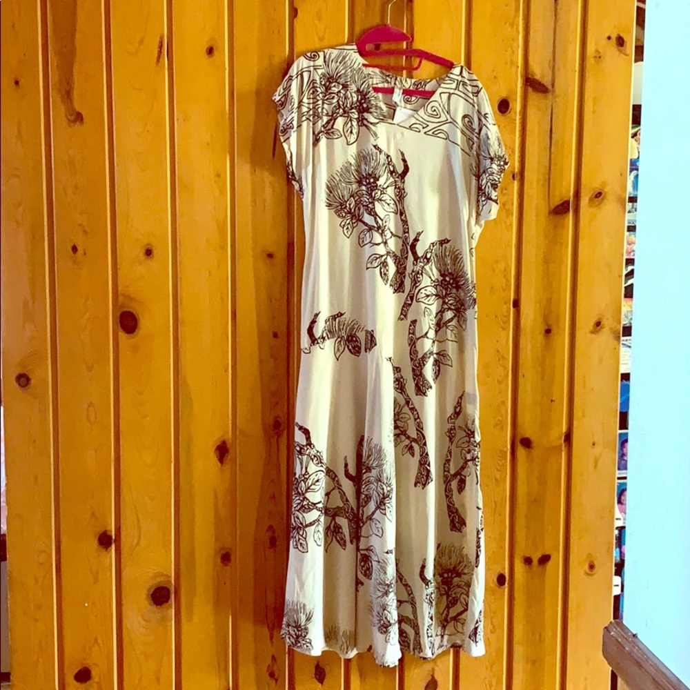 BNWT Wahine Toa long dress